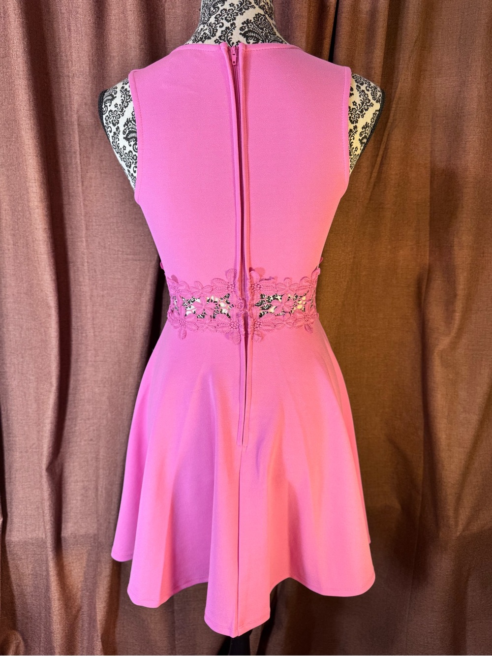 B. Darlin Pink Sleeveless Lace-Waist Fit & Flare Dress size 1/2 - Picture 4 of 11